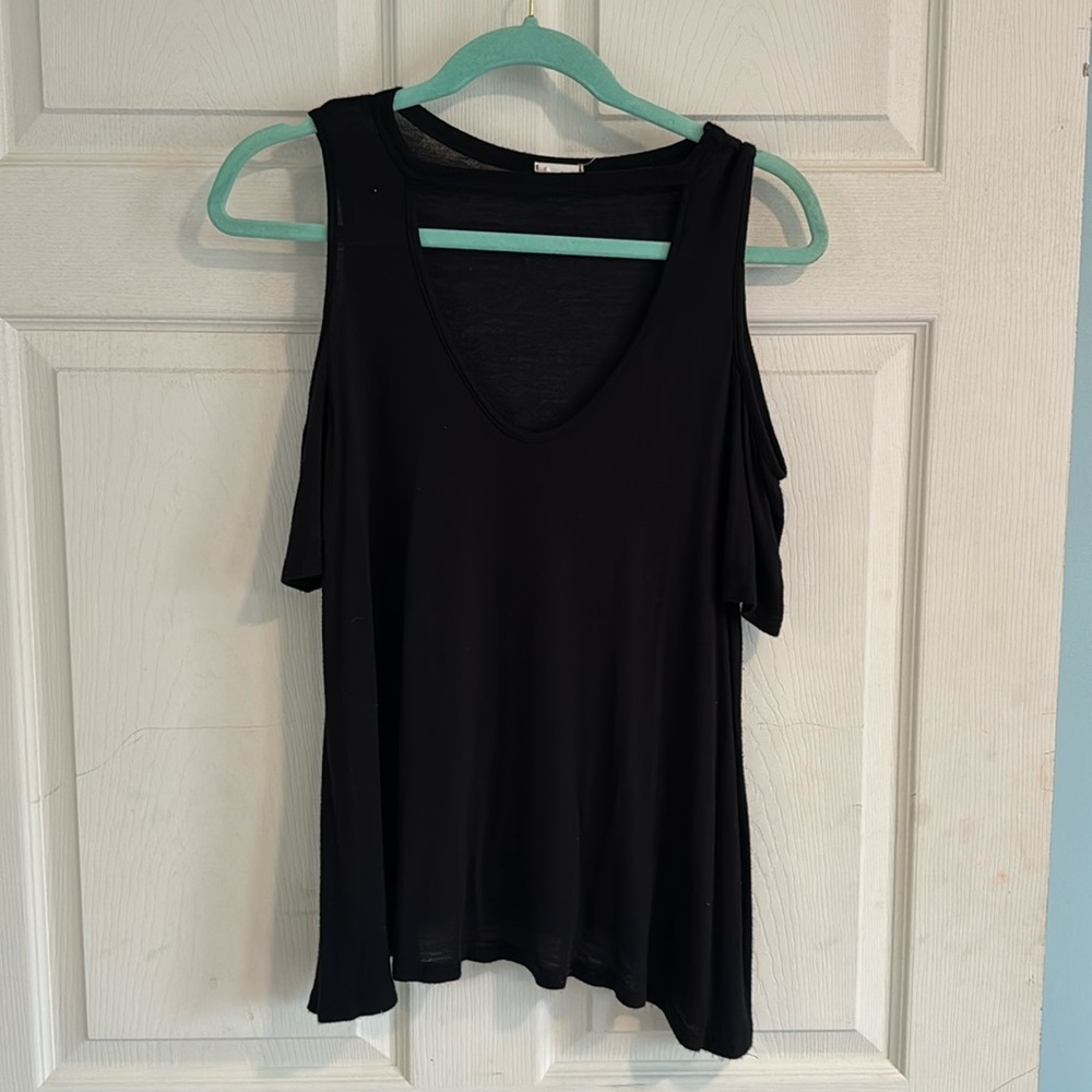 Caution to the wind off shoulder black shirt medium‎